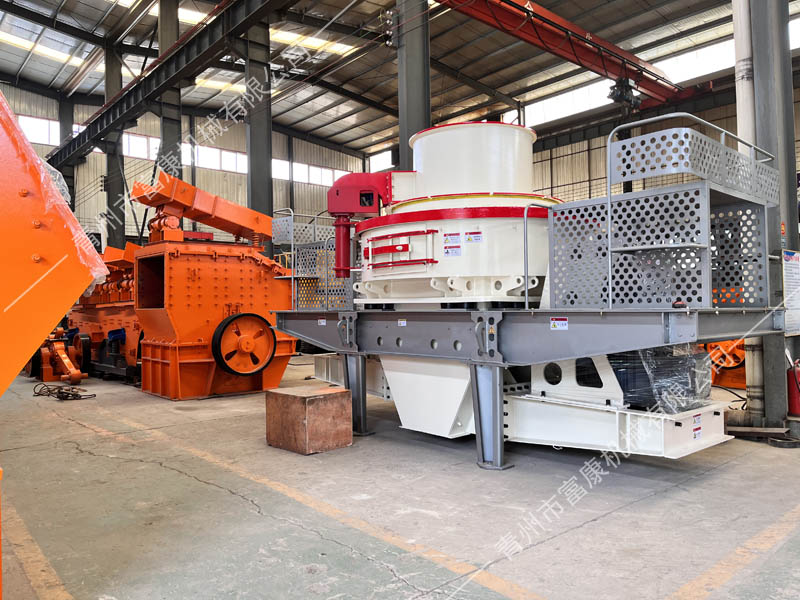 制砂破碎機(jī)是目前行之有效、實(shí)用可靠的碎石機(jī)器